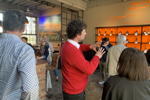 【現地視察レポート】地元でのあだ名がそのままワイナリー名に!?　何も加えずありのままのワインを造る、辛口ワインのスペシャリスト“トロッケネ　シュミッツ”（経営企画室　藤野晃治）