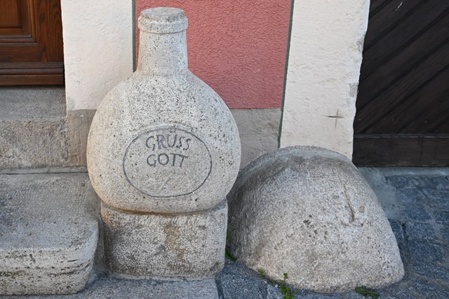 【現地視察レポート】地元でのあだ名がそのままワイナリー名に!?　何も加えずありのままのワインを造る、辛口ワインのスペシャリスト“トロッケネ　シュミッツ”（経営企画室　藤野晃治）